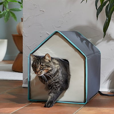 Frisco Indoor Heated Cat House